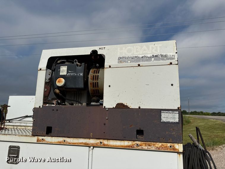 image for item EN0406 2006 Ford F550 utility / service truck