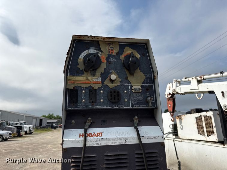 image for item EN0406 2006 Ford F550 utility / service truck