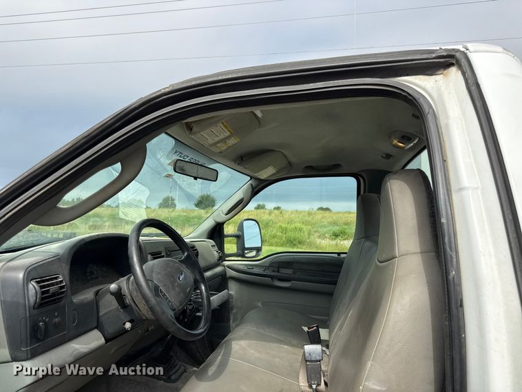 image for item EN0406 2006 Ford F550 utility / service truck