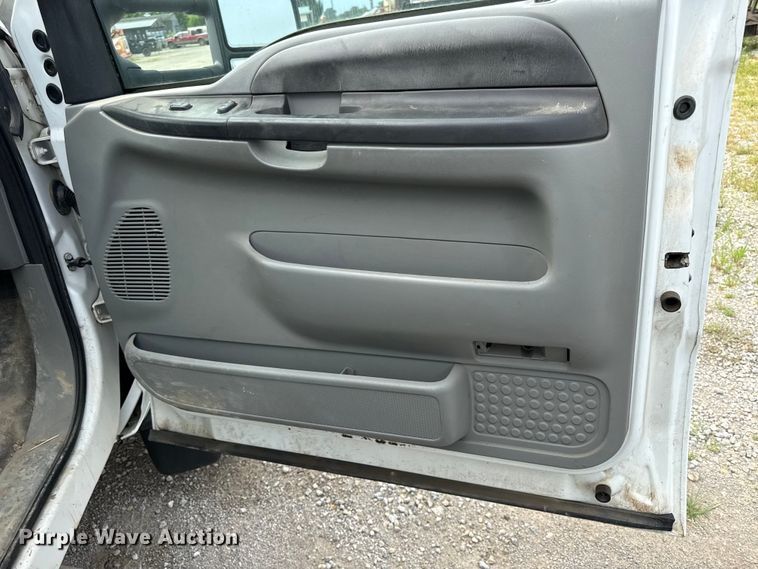 image for item EN0406 2006 Ford F550 utility / service truck