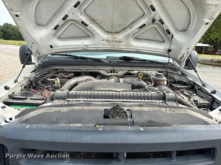 image for item EN0406 2006 Ford F550 utility / service truck