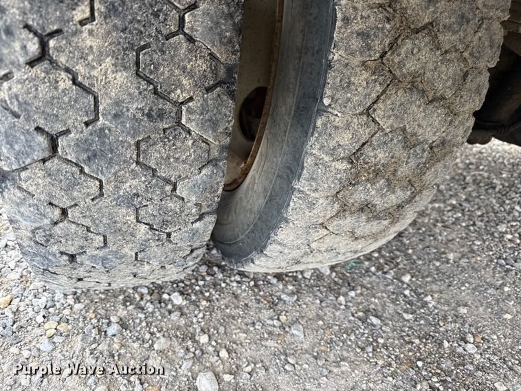 image for item EN0406 2006 Ford F550 utility / service truck