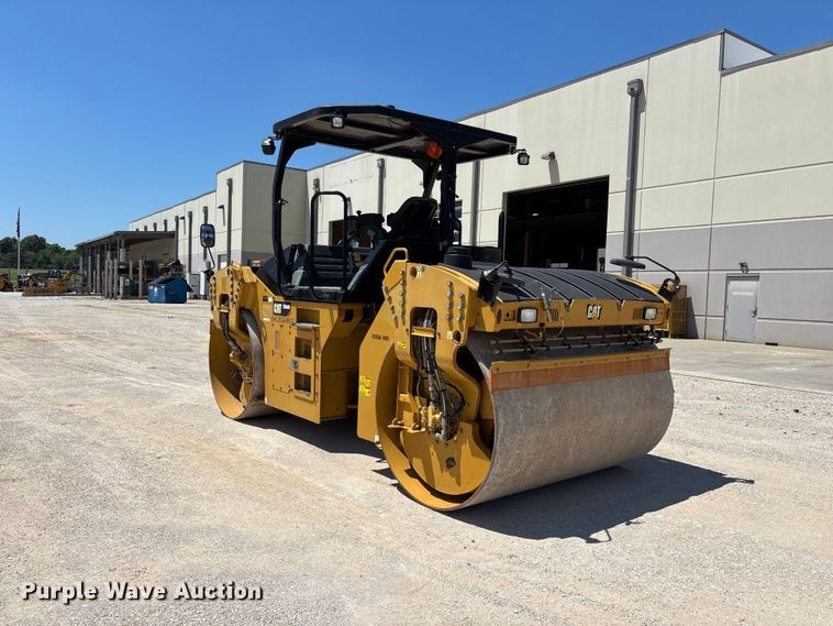 image for item EO4381 2016 Caterpillar CB68B Versa-Vibe double drum vibratory roller
