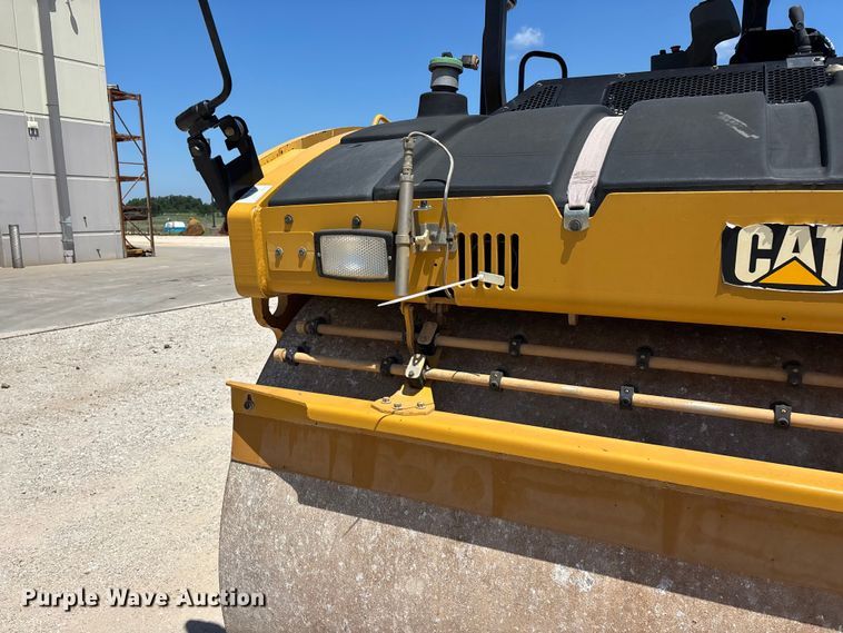 image for item EO4381 2016 Caterpillar CB68B Versa-Vibe double drum vibratory roller