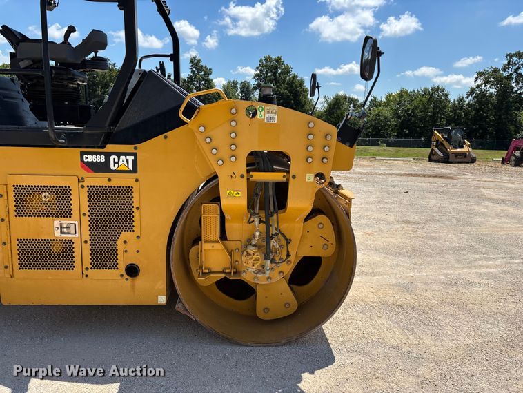 image for item EO4381 2016 Caterpillar CB68B Versa-Vibe double drum vibratory roller