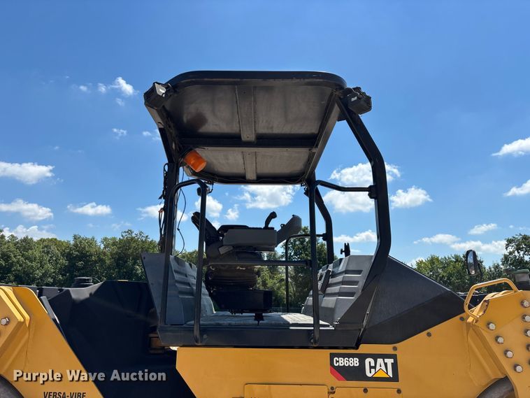 image for item EO4381 2016 Caterpillar CB68B Versa-Vibe double drum vibratory roller