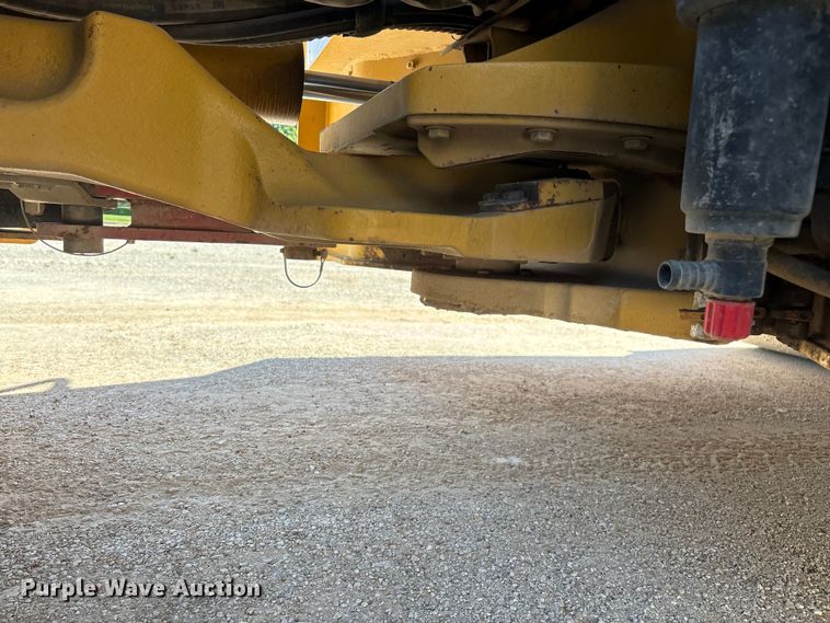 image for item EO4381 2016 Caterpillar CB68B Versa-Vibe double drum vibratory roller