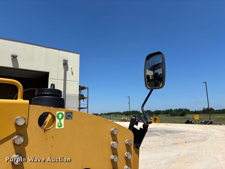 image for item EO4381 2016 Caterpillar CB68B Versa-Vibe double drum vibratory roller