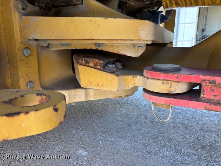 image for item EO4381 2016 Caterpillar CB68B Versa-Vibe double drum vibratory roller