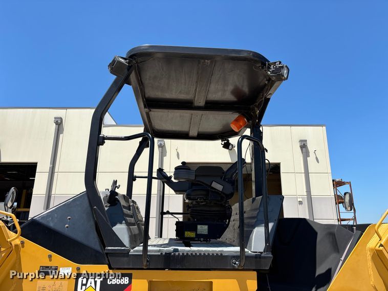 image for item EO4381 2016 Caterpillar CB68B Versa-Vibe double drum vibratory roller