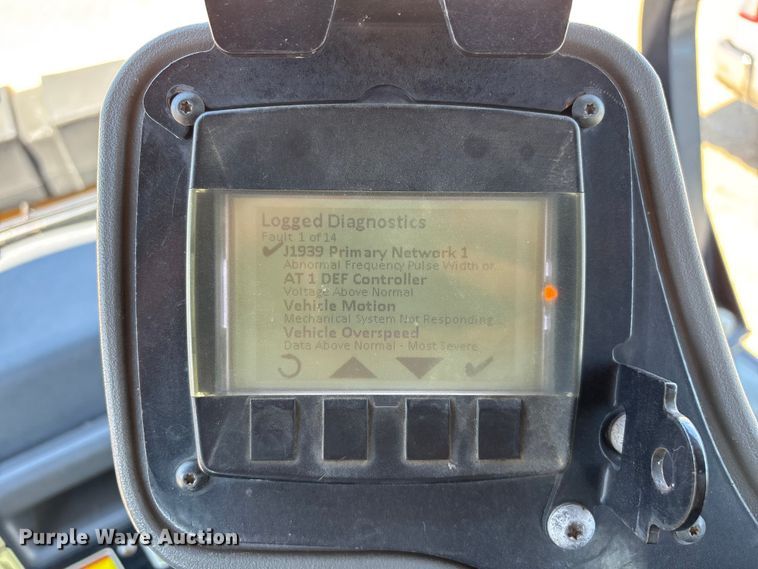 image for item EO4381 2016 Caterpillar CB68B Versa-Vibe double drum vibratory roller