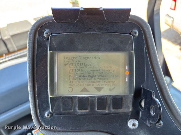 image for item EO4381 2016 Caterpillar CB68B Versa-Vibe double drum vibratory roller