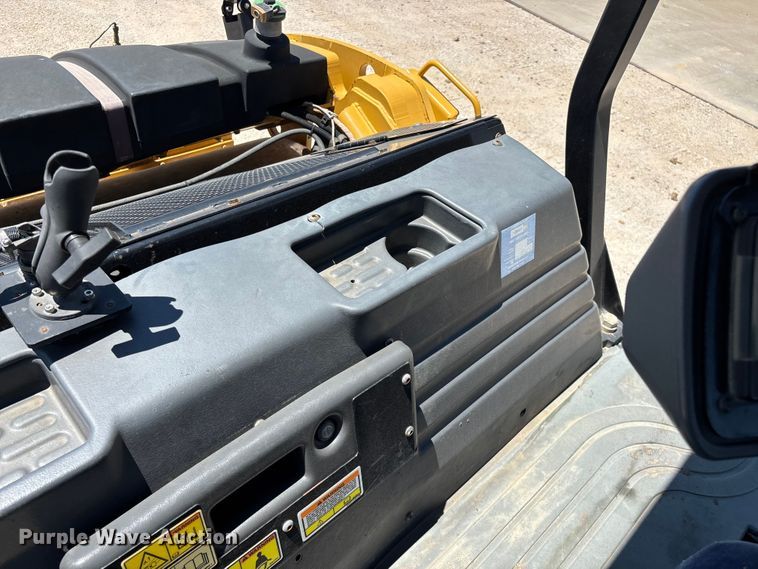 image for item EO4381 2016 Caterpillar CB68B Versa-Vibe double drum vibratory roller