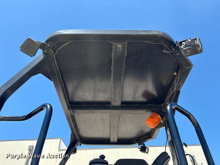 image for item EO4381 2016 Caterpillar CB68B Versa-Vibe double drum vibratory roller