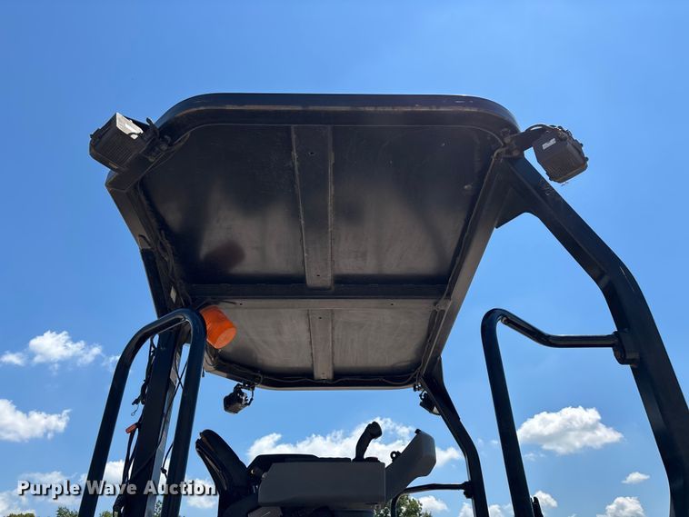 image for item EO4381 2016 Caterpillar CB68B Versa-Vibe double drum vibratory roller