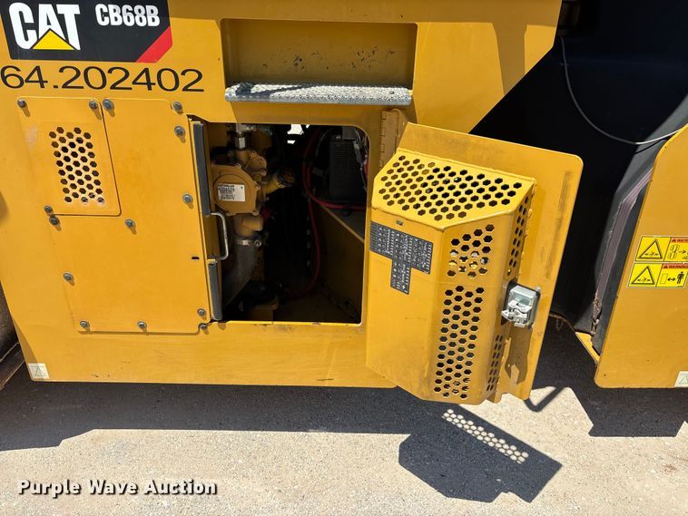 image for item EO4381 2016 Caterpillar CB68B Versa-Vibe double drum vibratory roller