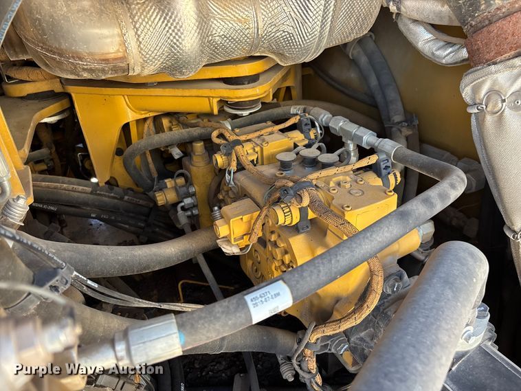 image for item EO4381 2016 Caterpillar CB68B Versa-Vibe double drum vibratory roller
