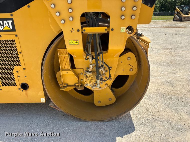 image for item EO4381 2016 Caterpillar CB68B Versa-Vibe double drum vibratory roller