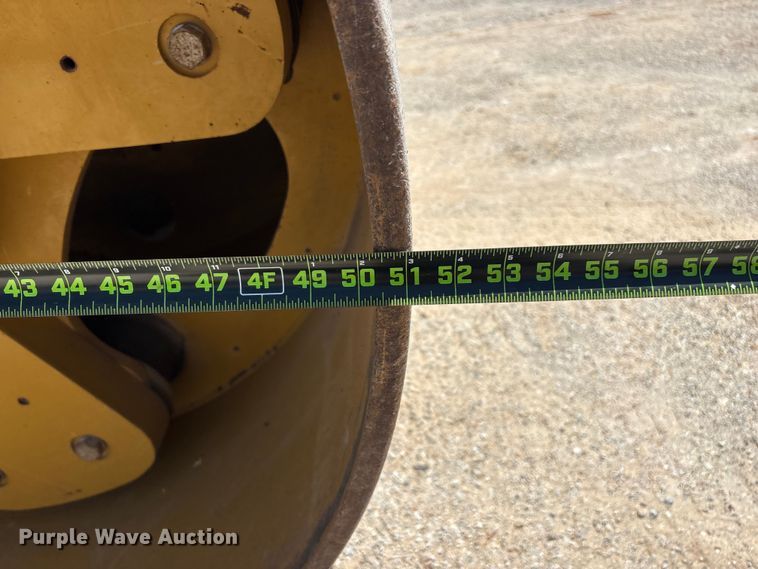 image for item EO4381 2016 Caterpillar CB68B Versa-Vibe double drum vibratory roller
