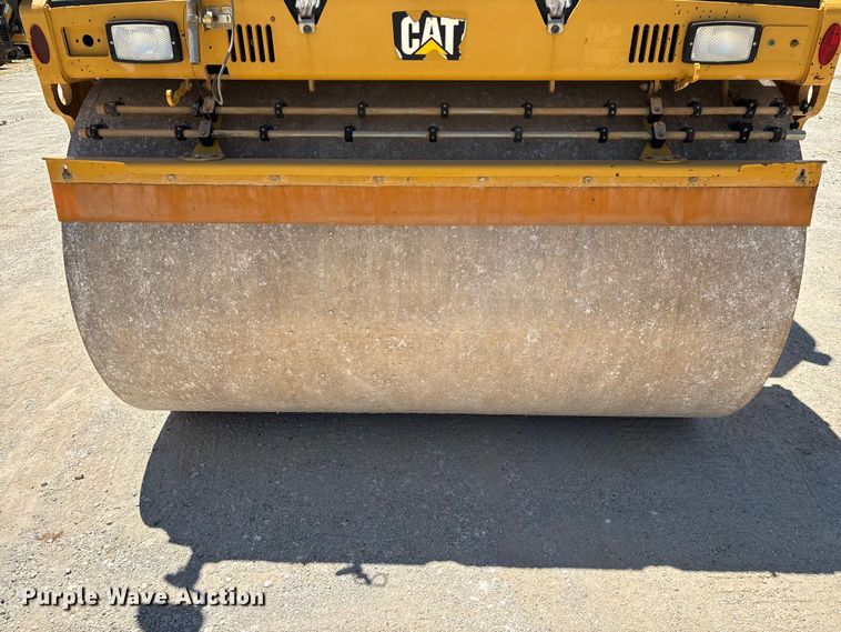 image for item EO4381 2016 Caterpillar CB68B Versa-Vibe double drum vibratory roller