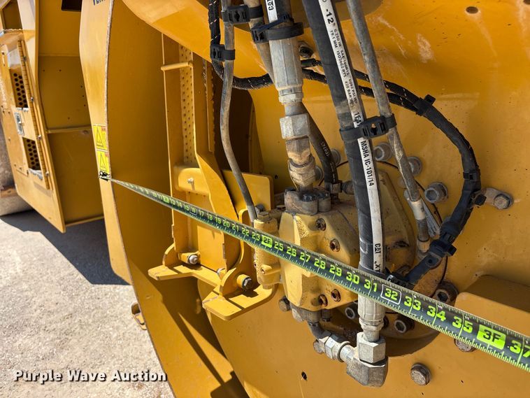 image for item EO4381 2016 Caterpillar CB68B Versa-Vibe double drum vibratory roller