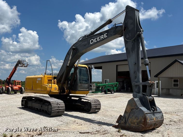 image for item EO4391 2008 John Deere 200D LC excavator
