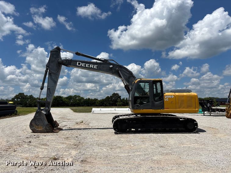 image for item EO4391 2008 John Deere 200D LC excavator