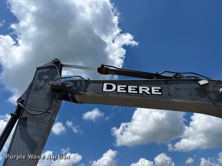 image for item EO4391 2008 John Deere 200D LC excavator