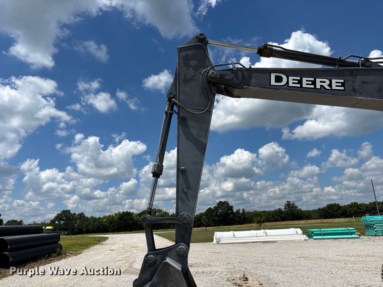 image for item EO4391 2008 John Deere 200D LC excavator