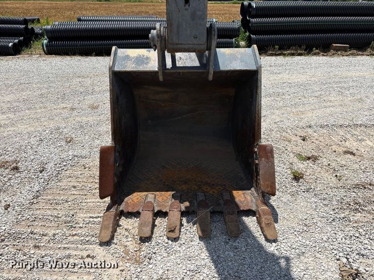 image for item EO4391 2008 John Deere 200D LC excavator