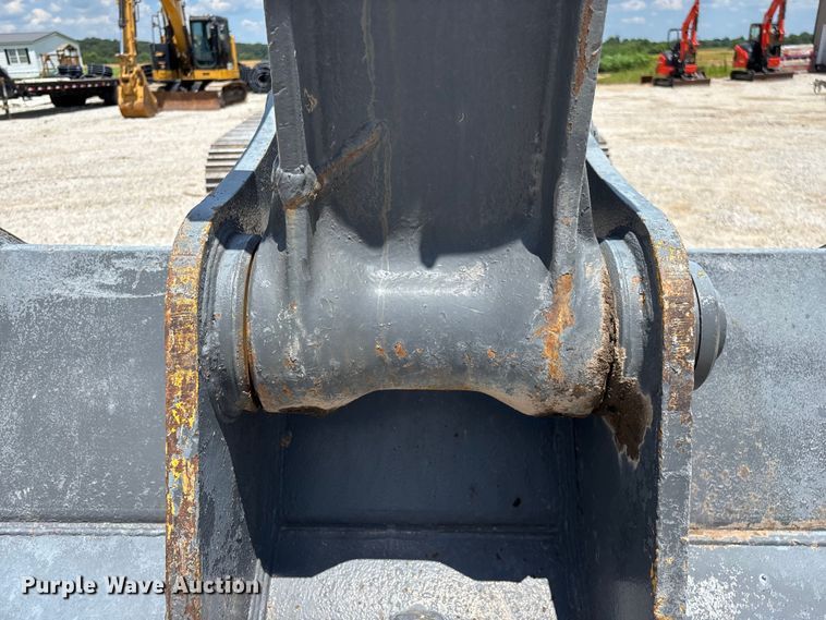 image for item EO4391 2008 John Deere 200D LC excavator