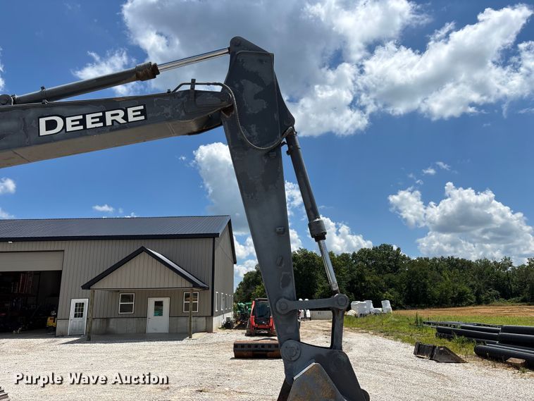 image for item EO4391 2008 John Deere 200D LC excavator