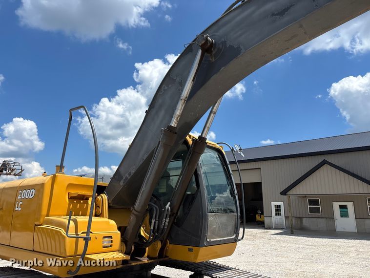 image for item EO4391 2008 John Deere 200D LC excavator