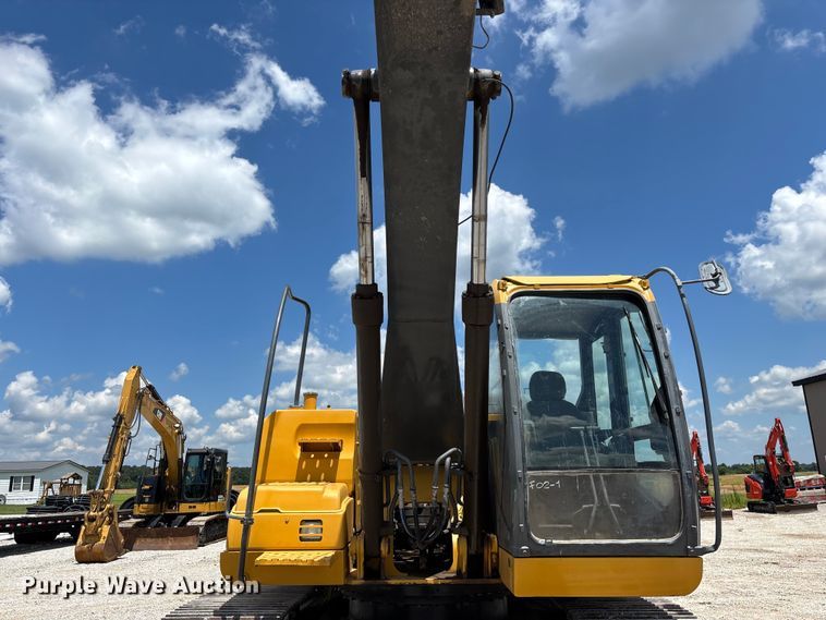 image for item EO4391 2008 John Deere 200D LC excavator