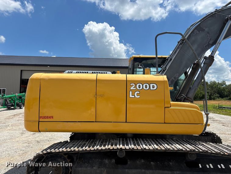 image for item EO4391 2008 John Deere 200D LC excavator
