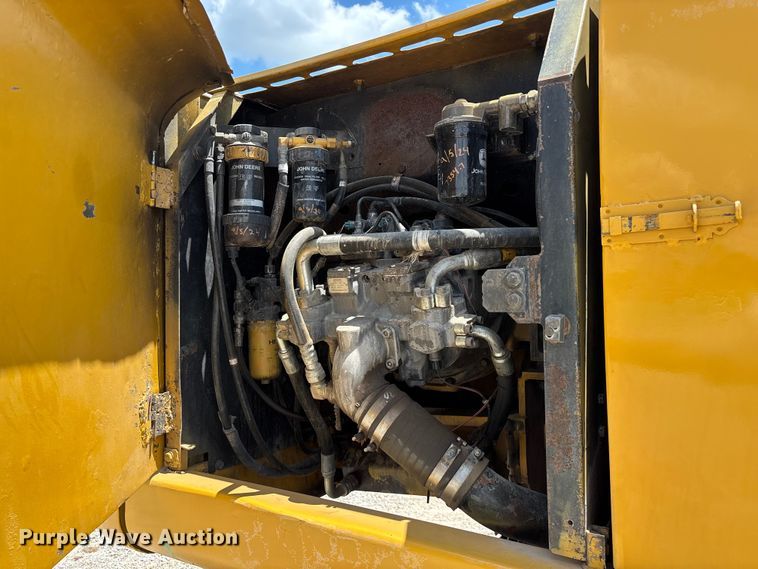 image for item EO4391 2008 John Deere 200D LC excavator