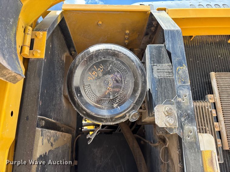 image for item EO4391 2008 John Deere 200D LC excavator