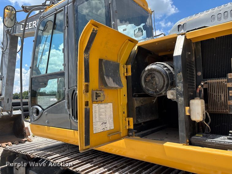 image for item EO4391 2008 John Deere 200D LC excavator