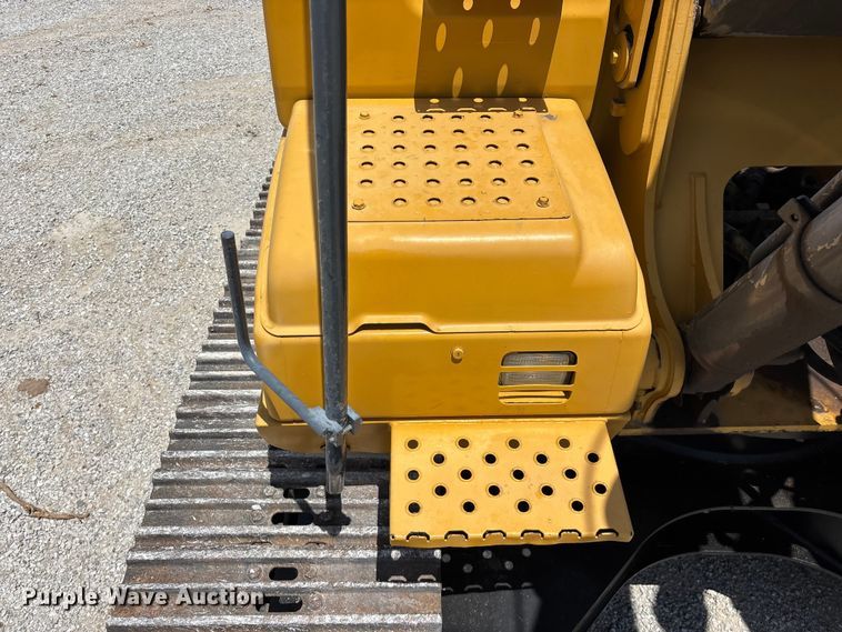 image for item EO4391 2008 John Deere 200D LC excavator