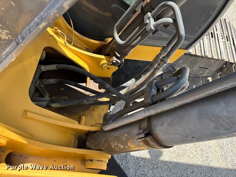 image for item EO4391 2008 John Deere 200D LC excavator
