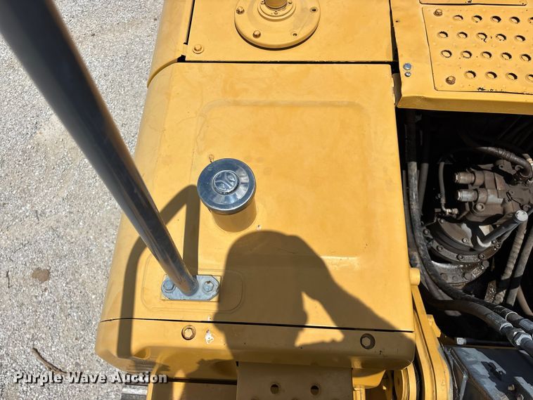 image for item EO4391 2008 John Deere 200D LC excavator