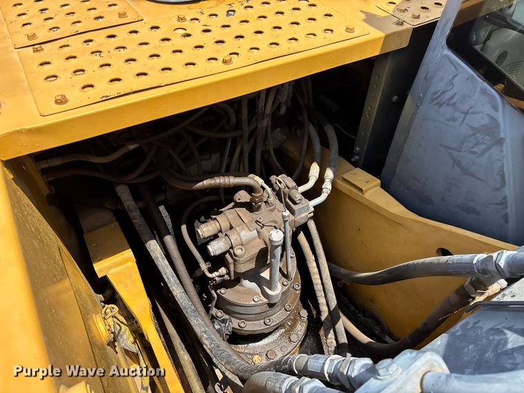 image for item EO4391 2008 John Deere 200D LC excavator