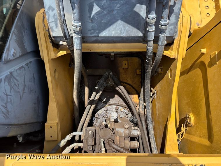 image for item EO4391 2008 John Deere 200D LC excavator