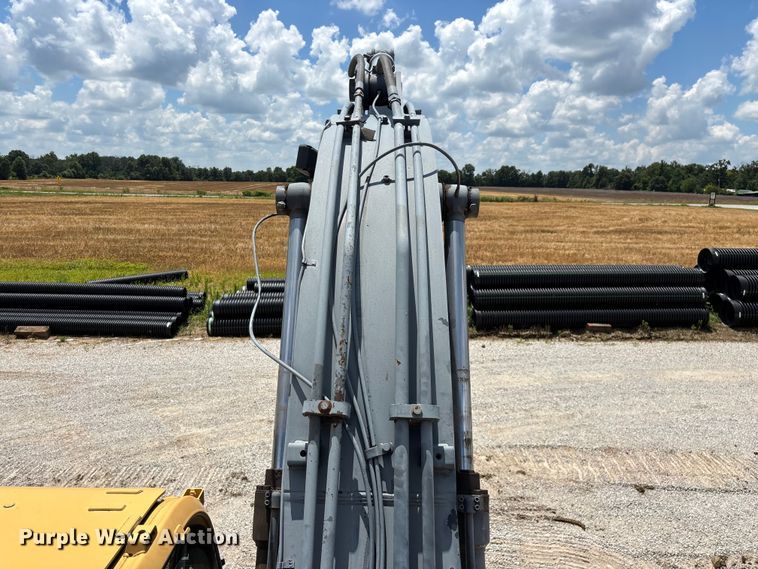 image for item EO4391 2008 John Deere 200D LC excavator