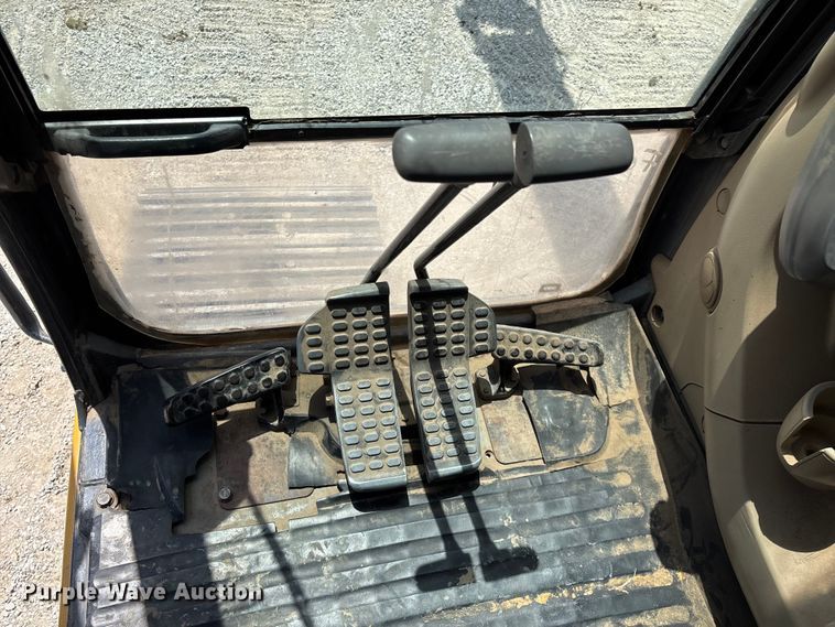 image for item EO4391 2008 John Deere 200D LC excavator