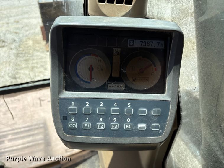 image for item EO4391 2008 John Deere 200D LC excavator