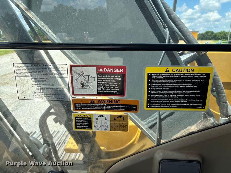 image for item EO4391 2008 John Deere 200D LC excavator