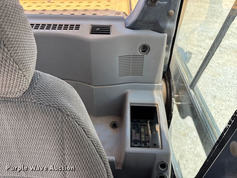 image for item EO4391 2008 John Deere 200D LC excavator