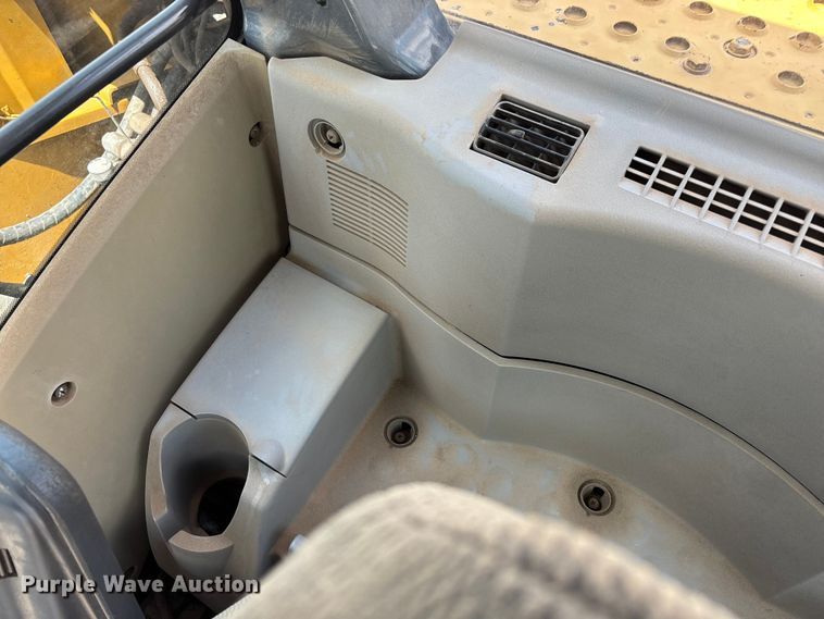 image for item EO4391 2008 John Deere 200D LC excavator