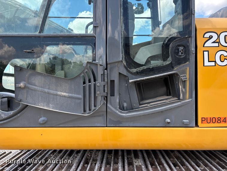 image for item EO4391 2008 John Deere 200D LC excavator